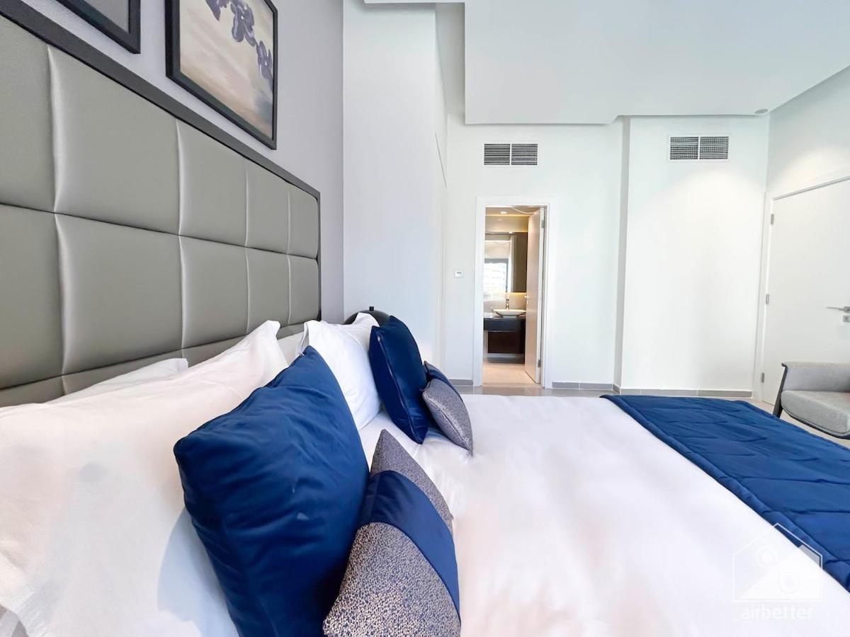 Luxury Stay At Damac Majestine With Balcony & Views Dubai Buitenkant foto